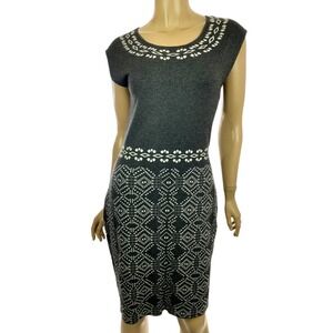 41 Hawthorn Size Medium Knit Dress Gray & White Sheath Cap Sleeve Scoop Neck